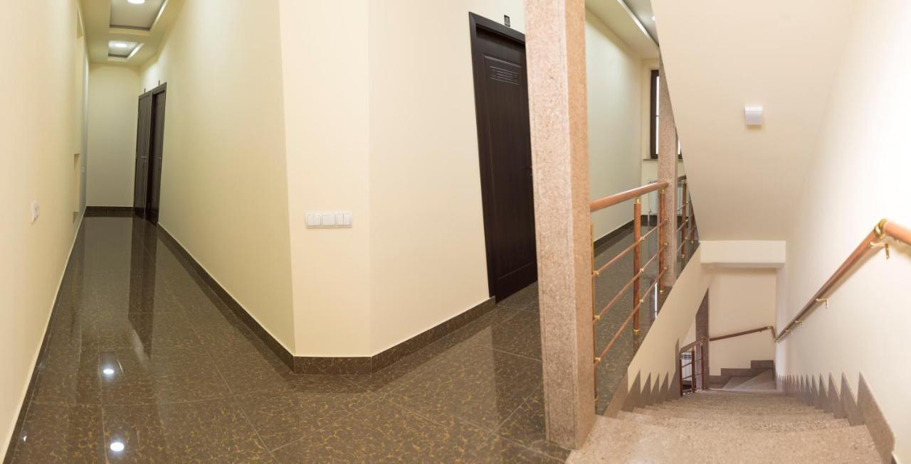 Hotel Amaras Jerevan Buitenkant foto